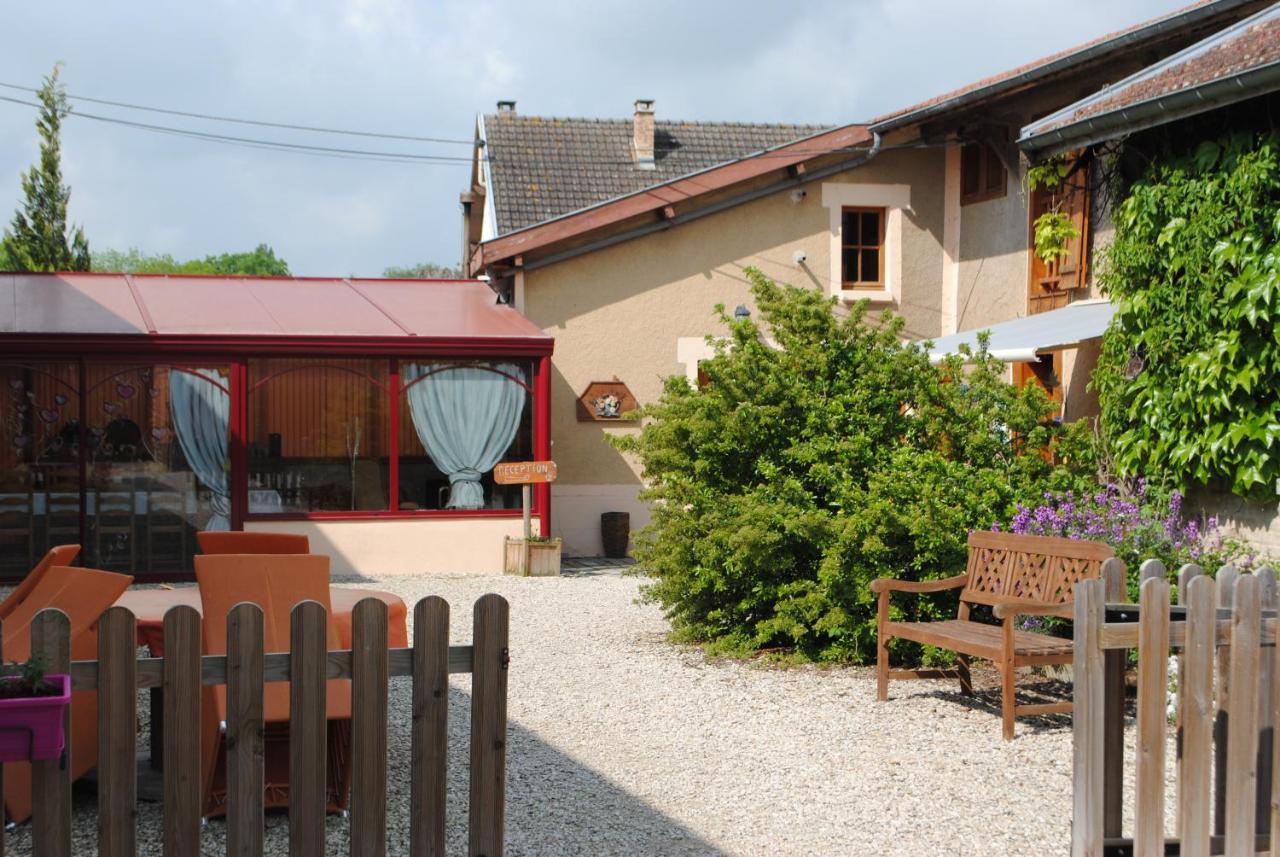 Les Perrieres Bed & Breakfast Saint-Germain-la-Ville ภายนอก รูปภาพ